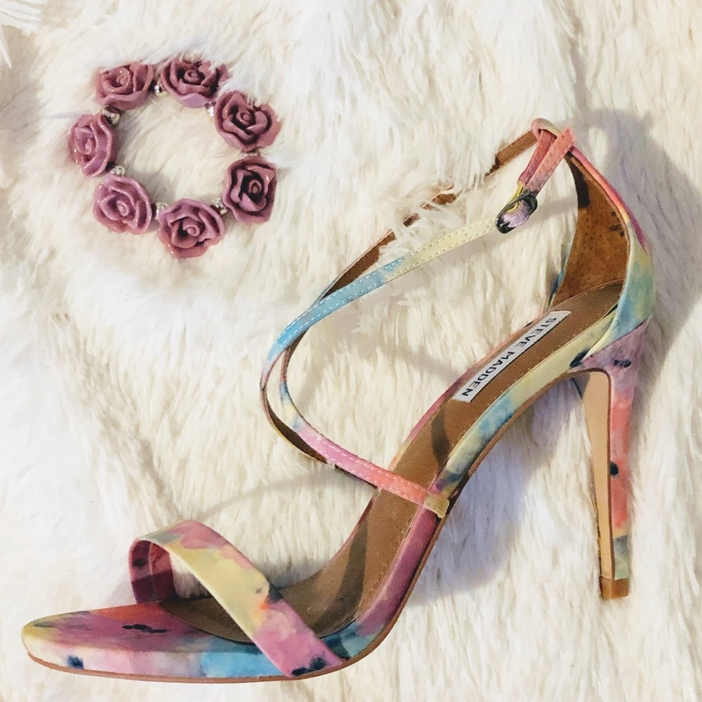 STEVE MADDEN step in these Sassy strappy heels 10 - Picture 1 of 5
